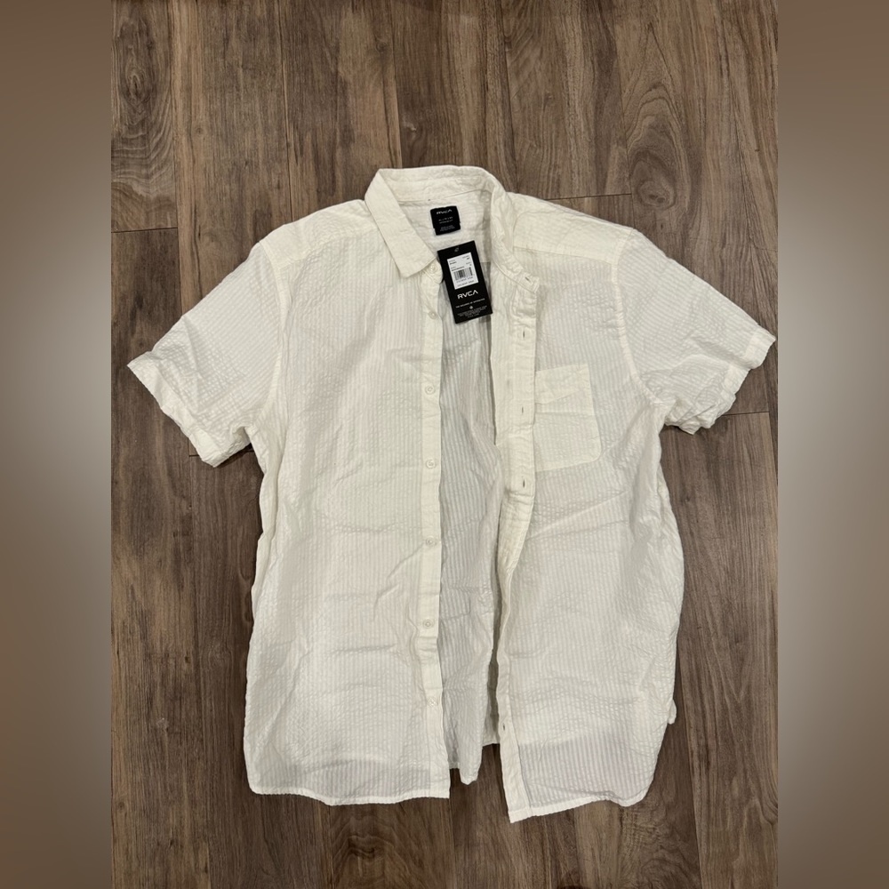 RVCA cream button up t-shirt. XL